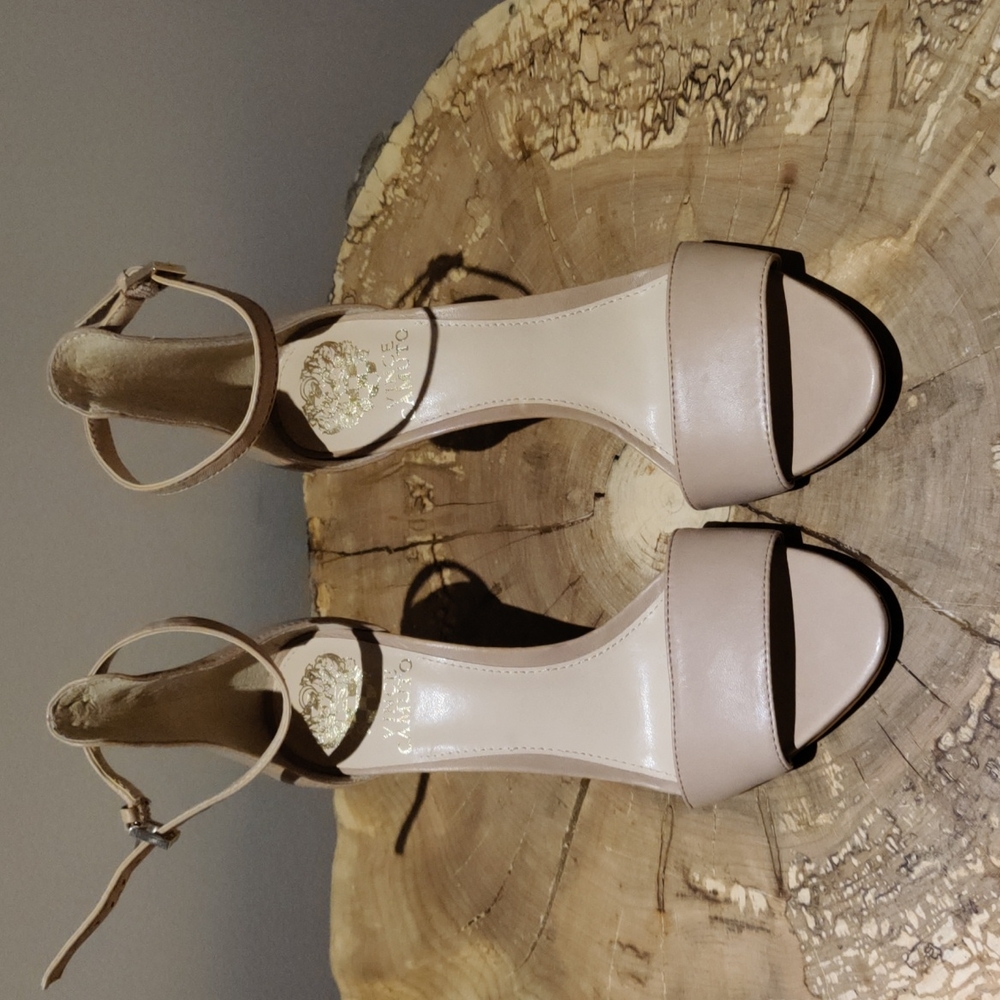 Vince Camuto Pumps